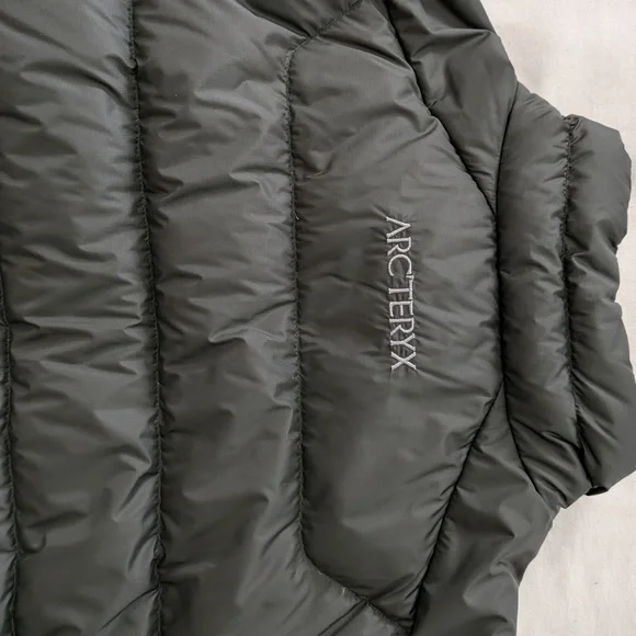 Arc'teryx Men's Black Puffer Jacket - Picture 7 of 8